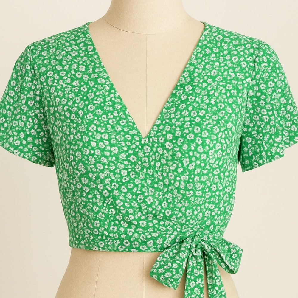 🌱🌼Green Floral Wrap Blouse